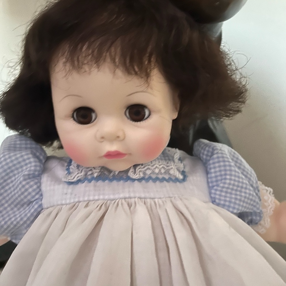 Madame Alexander Doll with Blue and White Dress, crier does not work